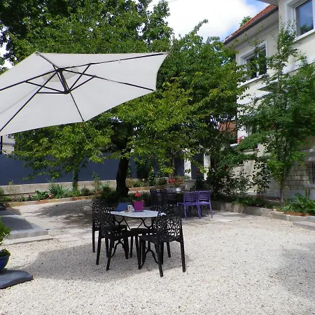 Sunshine Guest house *